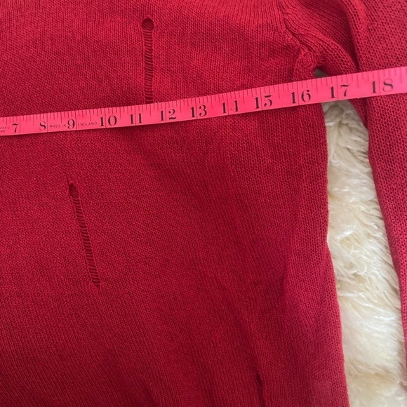 Red sweater with cut out collar and distressed runs size L - Picture 7 of 8